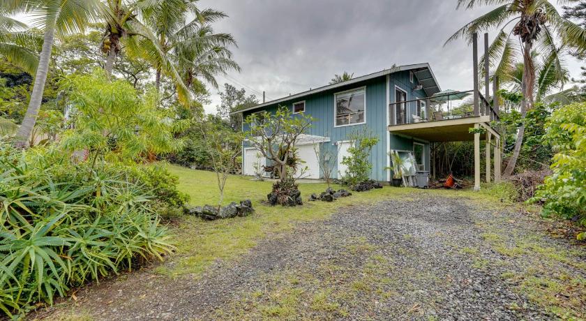 Breezy Kailua-Kona Bungalow with Lanai and Ocean View! photo