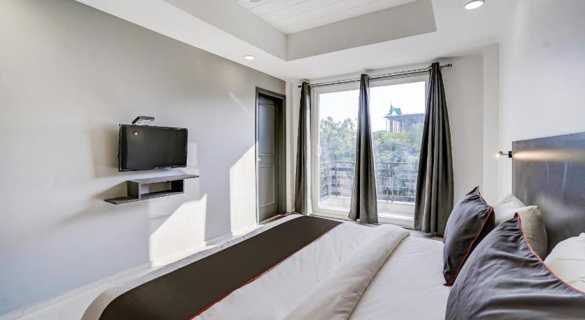 OYO Townhouse 429 South City 2 Sector 49 Gurgaon photo