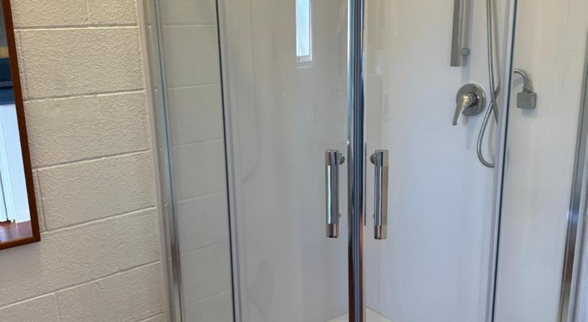 Malfroy Motor Lodge Rotorua – Accommodation and Mineral Pool photo