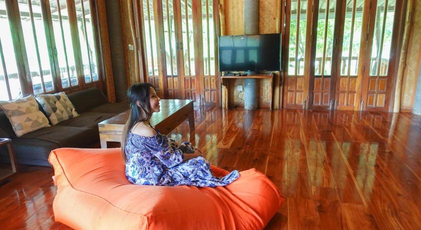 北碧 BaanRaiKhunYa 2星级 民宿 餐厅