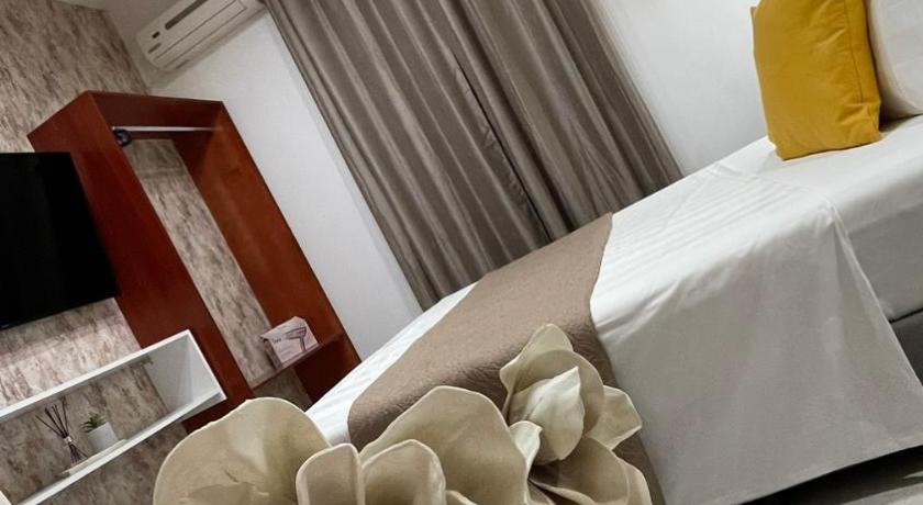 PREMIUM SUITES