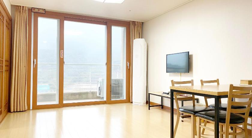 ナジュ Jungheung Gold Spa & Resort   3つ星 ホテル スイート