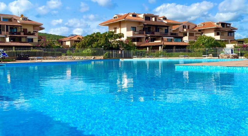Cala Reale Rooms &amp; Apartments Marinella — Hotel in Marinella