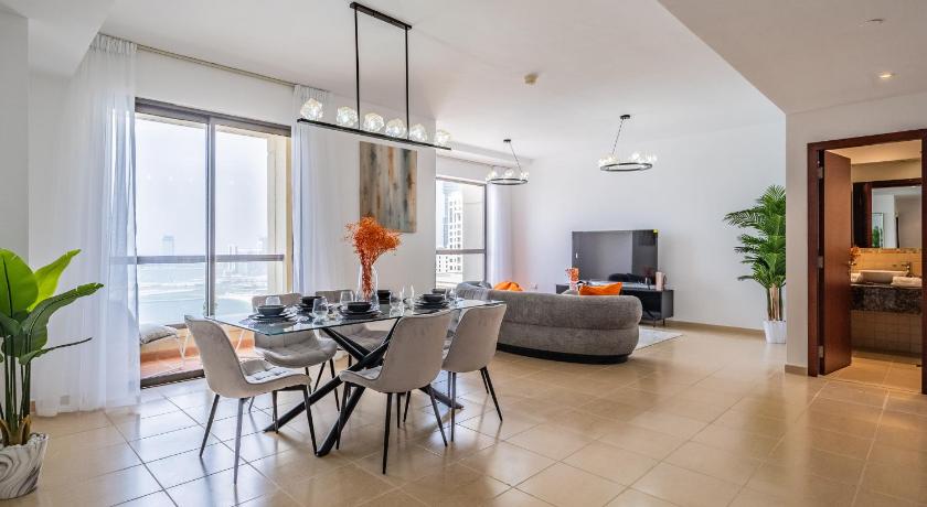 Spacious 2BR | Dubai Eye & Sea View | JBR - image 7