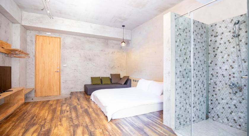 Image of Deluxe Double Room Balcony 6