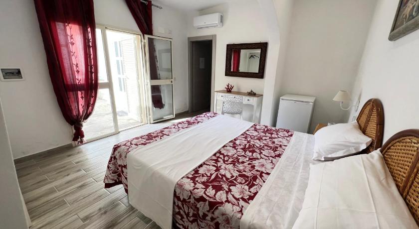 Camere Dieci Maggio — Hotel in Ponza Island