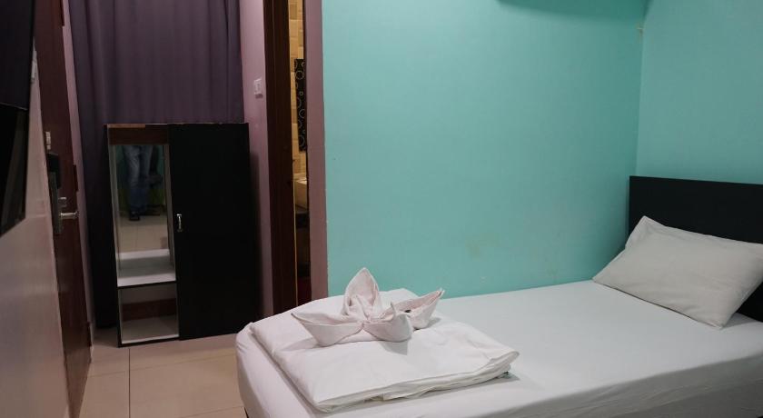 Image of Deluxe King Room 9