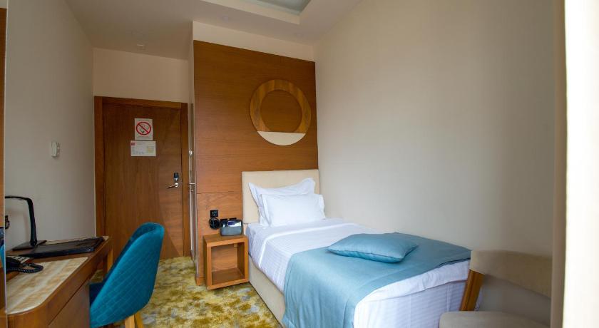 Hotel City Savoy photo