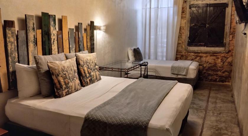 Standard szoba kétszemélyes ággyal (Standard Room Double) fotója 0