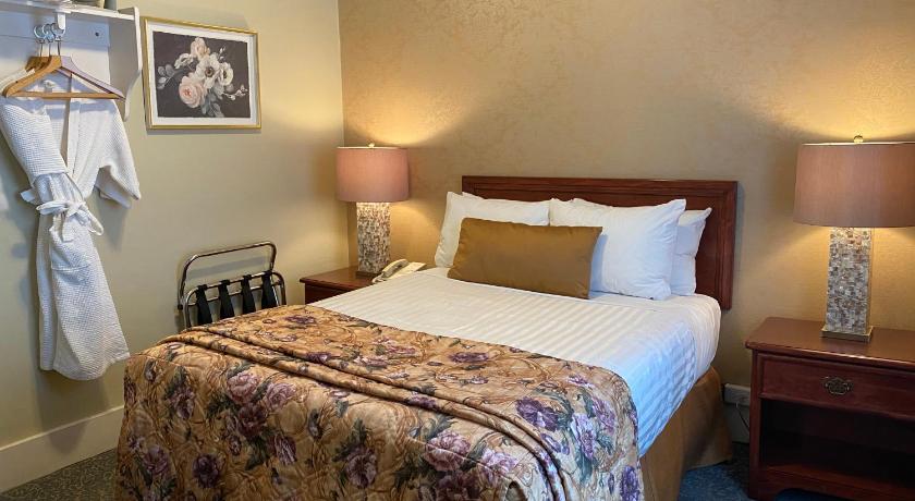 Kingston Hotel photo