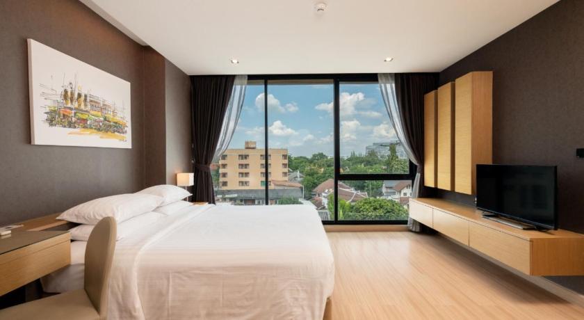 Image of Executive Suite King Bed 0
