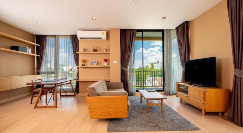 Image of Executive Suite King Bed 3