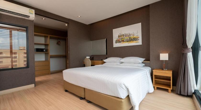 Image of Executive Suite King Bed 4