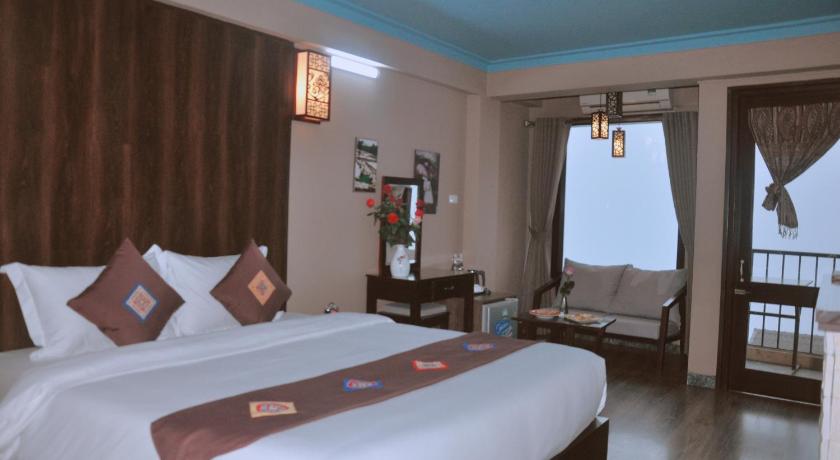 Image of Superior City View 0