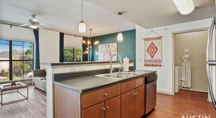 Austin Stylish 4BR with Smart TV and Free Garage Parking 4-Star Accommodation exterior
