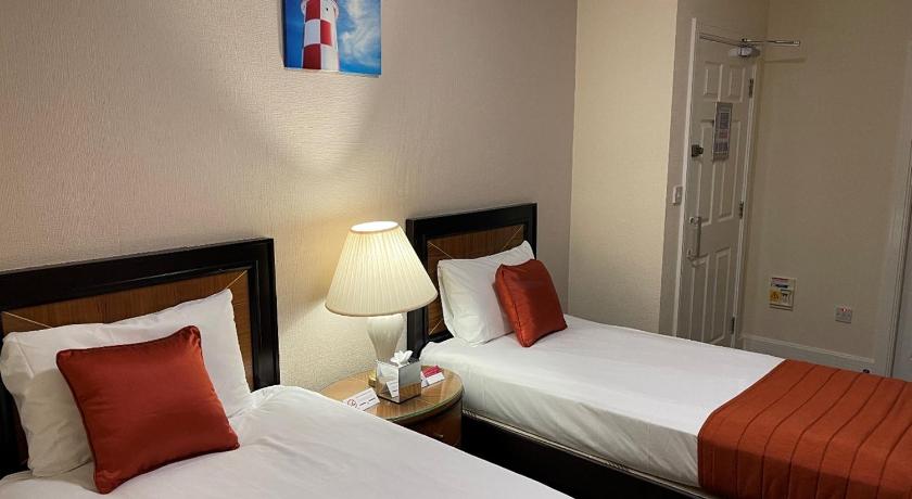 Image of Twin Room No Window 4
