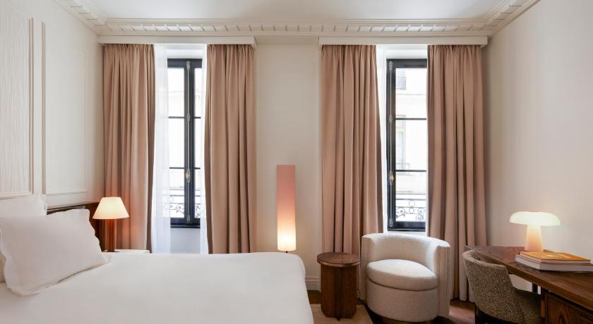 Image of Deluxe Room 2