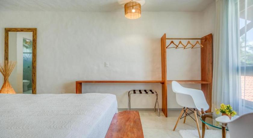 Image of Deluxe Suite Sea View with Jacuzzi 9