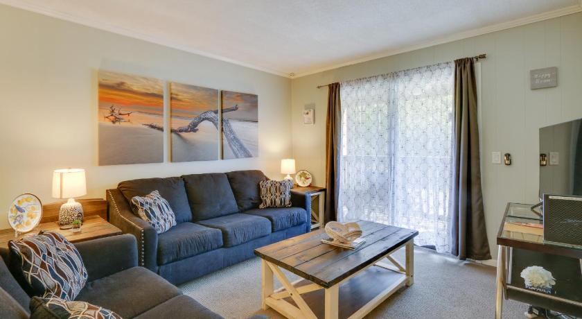 Hilton Head Island Condo - Walk to Pool and Beach! — Hotel in Hilton Head Island (SC)