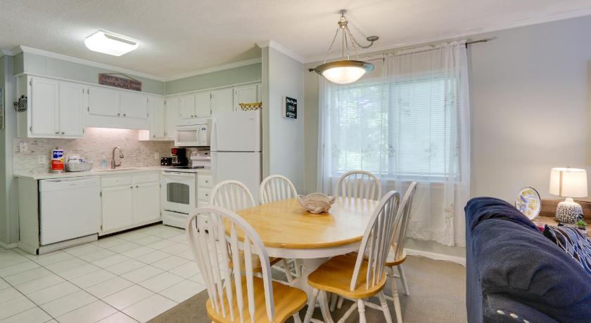Hilton Head Island Condo - Walk to Pool and Beach! photo