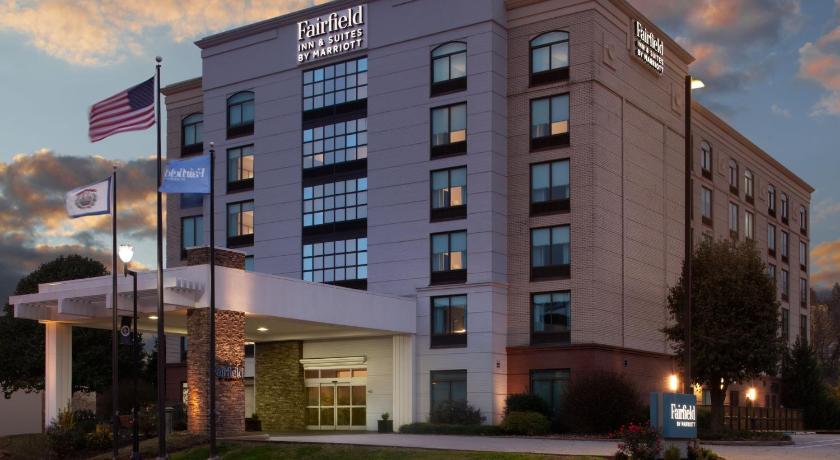 Fairfield Inn & Suites Charleston photo