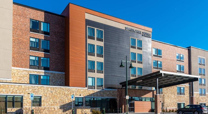 SpringHill Suites by Marriott Overland Park Leawood — Hotel in Overland Park (KS)