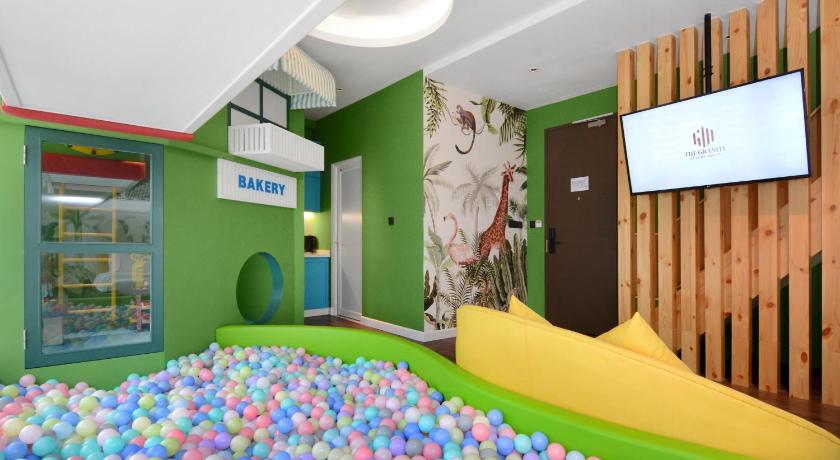 Image of Safari Suite 6