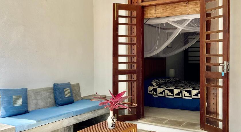 Isana Beach House - image 25