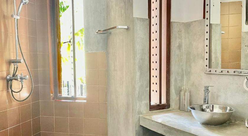 Isana Beach House - image 40