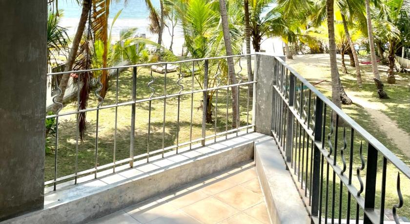 Isana Beach House - image 22