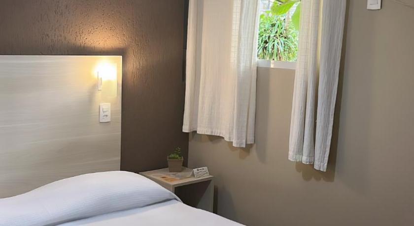 グアルジャ Hotel Rio 2つ星 ホテル 外観