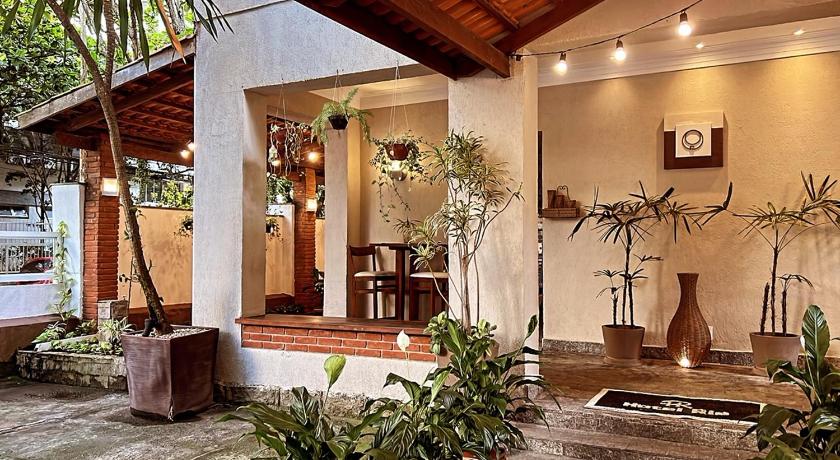 グアルジャ Hotel Rio 2つ星 ホテル プール