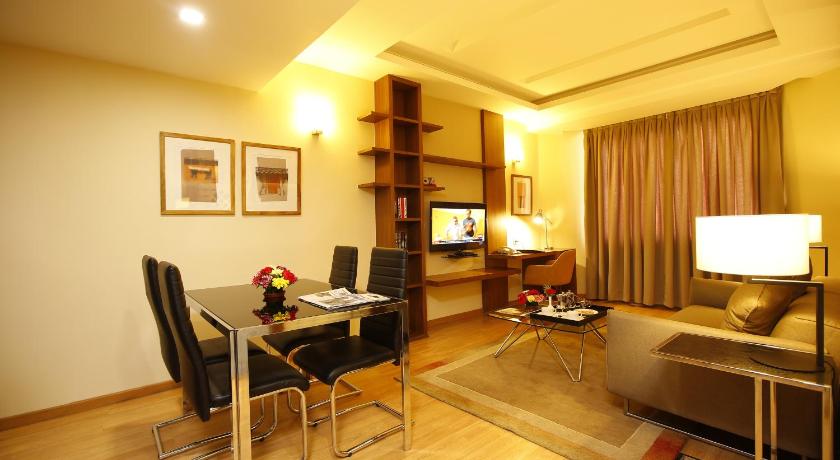 Image of Suite Family Room 7