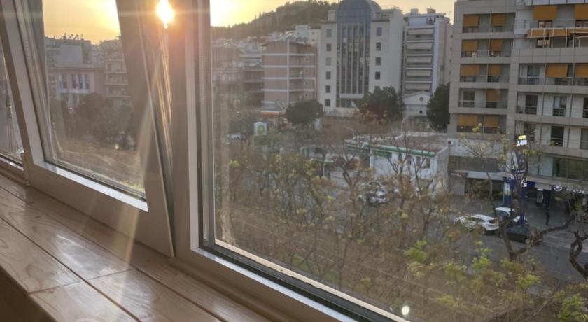 Cozy apartment in heart Athens near metro Fix 100m - image 14
