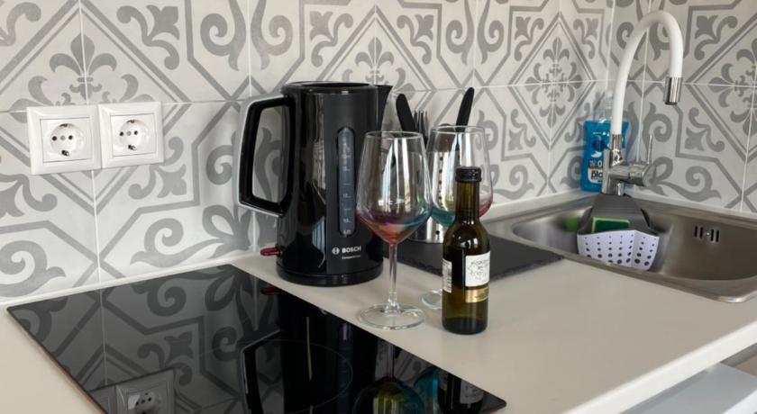 Cozy apartment in heart Athens near metro Fix 100m - image 6