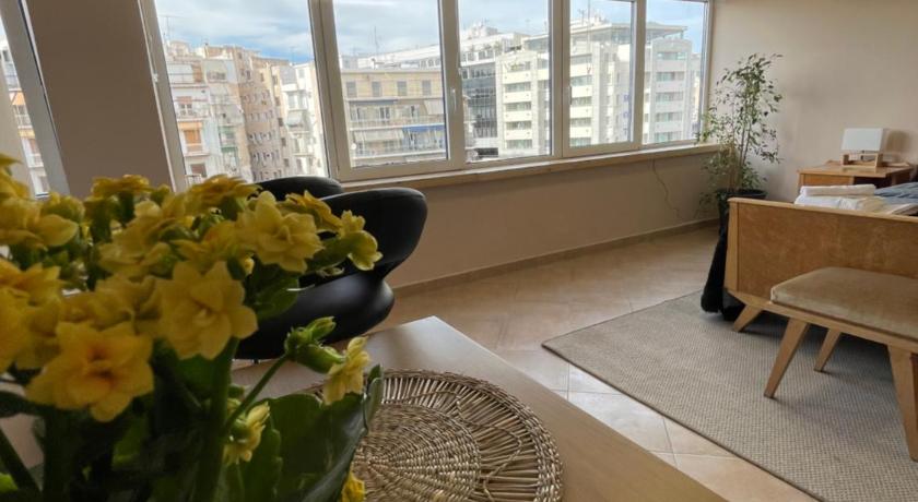 Cozy apartment in heart Athens near metro Fix 100m - image 3