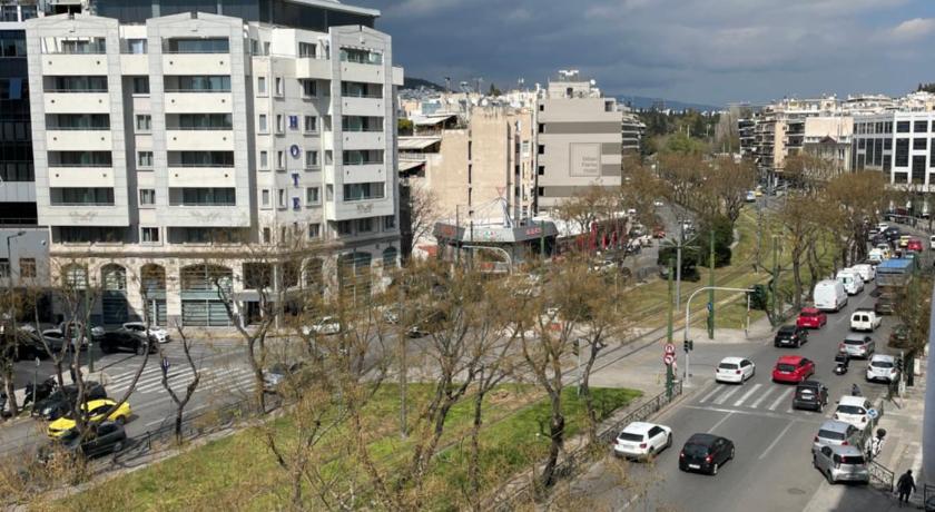 Cozy apartment in heart Athens near metro Fix 100m - image 12