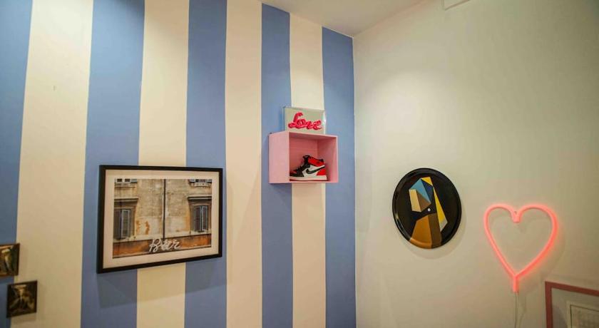 Rome Anna’s Crazy Place 3-Star Single Room suite