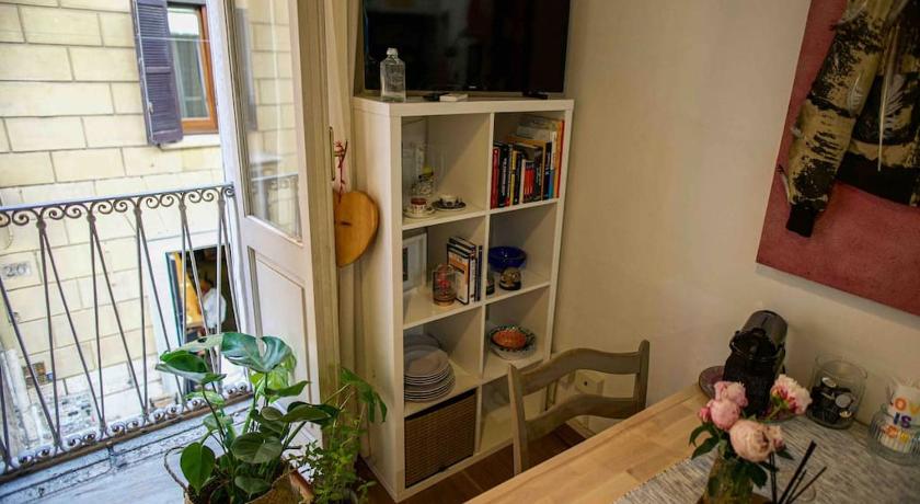 Rome Anna’s Crazy Place 3-Star Single Room pool