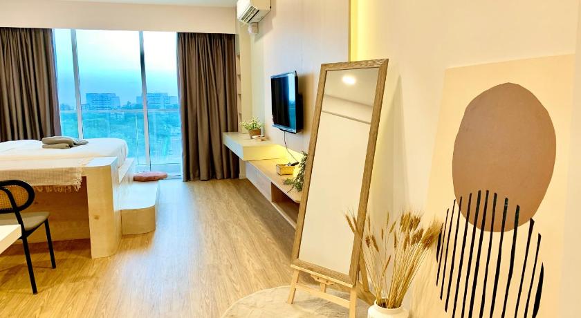 Deco Home @Aru Suites - image 2