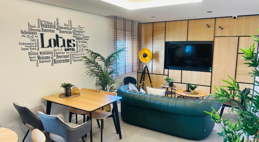 HOTEL LOTUS — Hotel in Caldas De Reyes