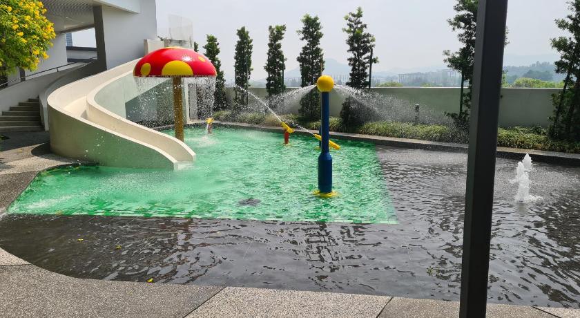 Alpine Parkland Netflix 5 Beds@ MRT Batu 11 Cheras - image 9