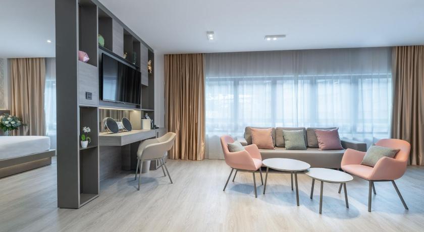 Image of Suite 1