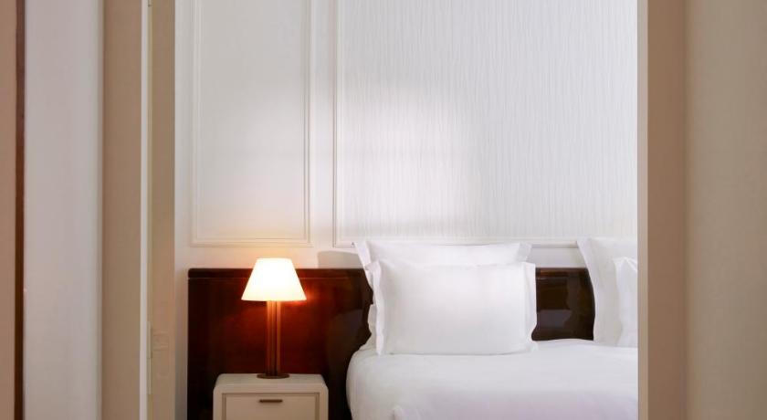 Image of Deluxe Room 4