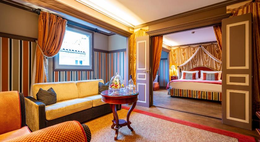 Image of 1 Bedroom Suite 1