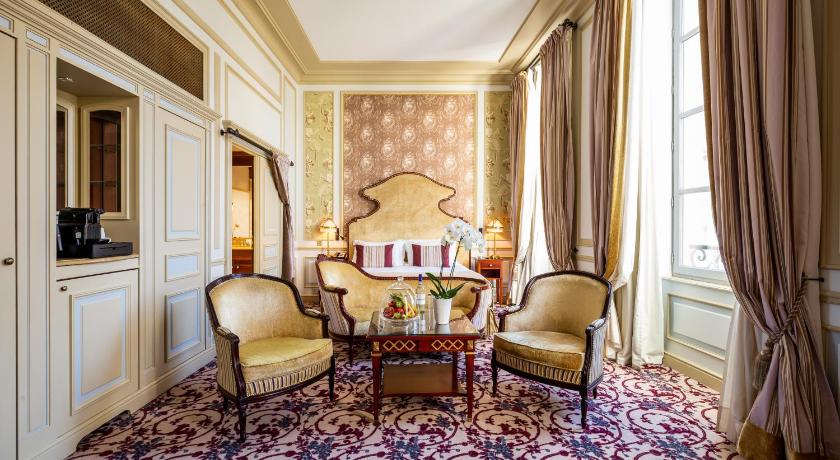 Image of 1 King Junior Suite 1