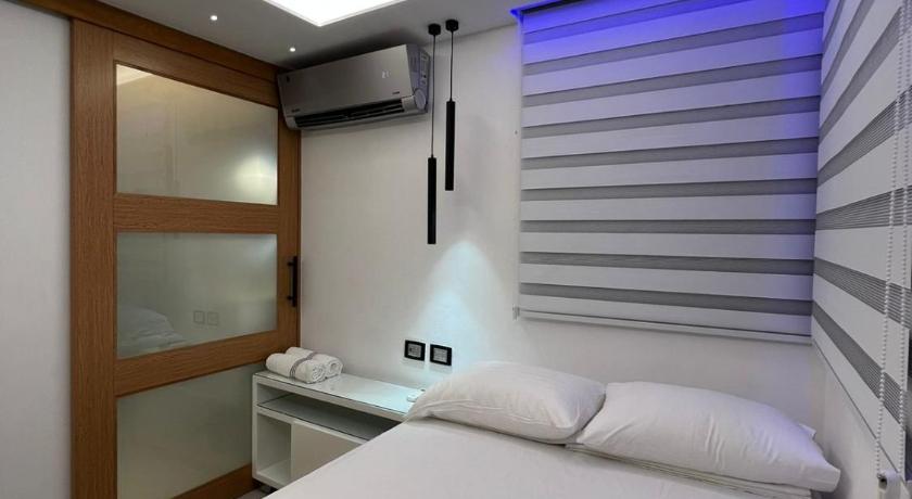 Image of Deluxe Room 6