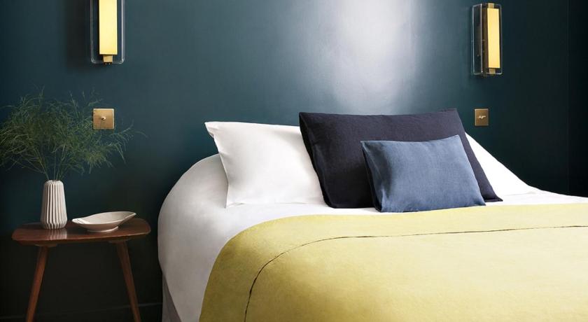 Image of 2 Connecting Double Rooms 4