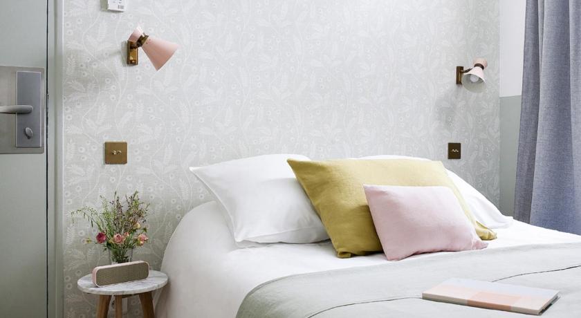 Image of 2 Connecting Double Rooms 3