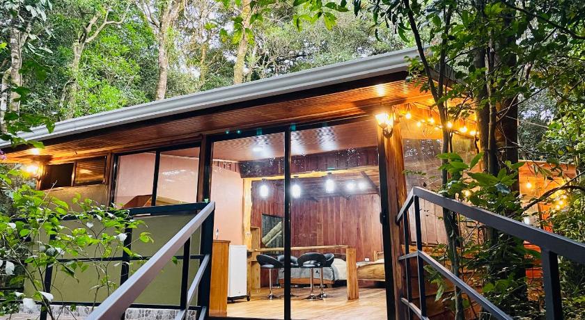 Cabanas La Montana Mountain Lodge photo